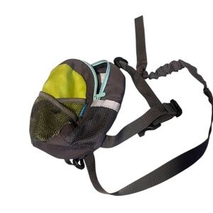 Munchkin Brica By-My-Side Safety Harness Backpack, Includes Adjustable Chest Cli